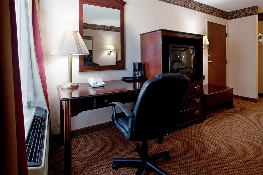 Quality Inn & Suites Clemmons I-40 Exteriér fotografie