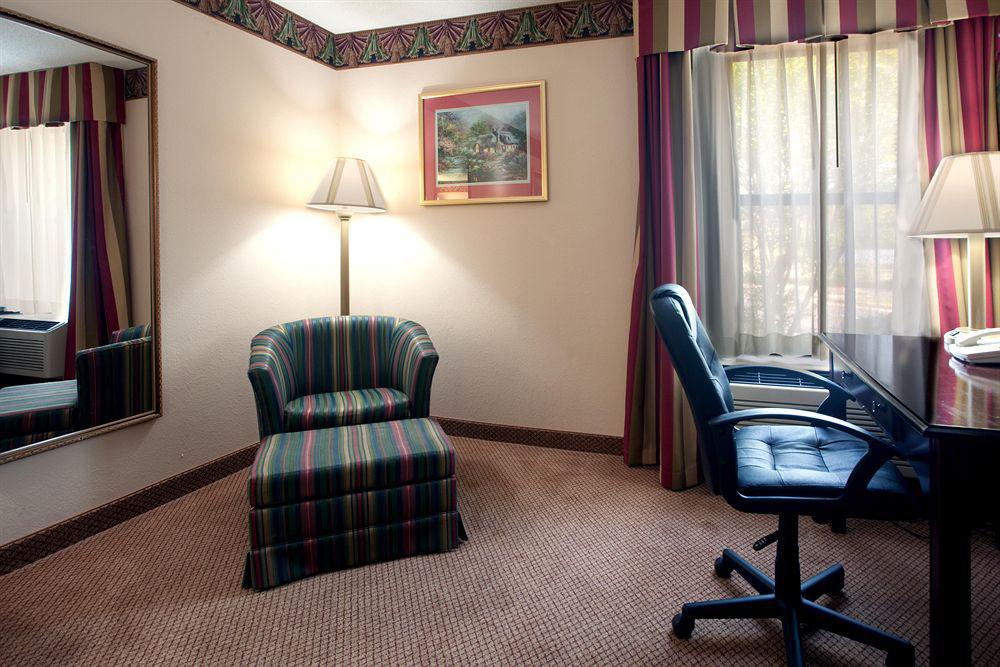 Quality Inn & Suites Clemmons I-40 Pokoj fotografie
